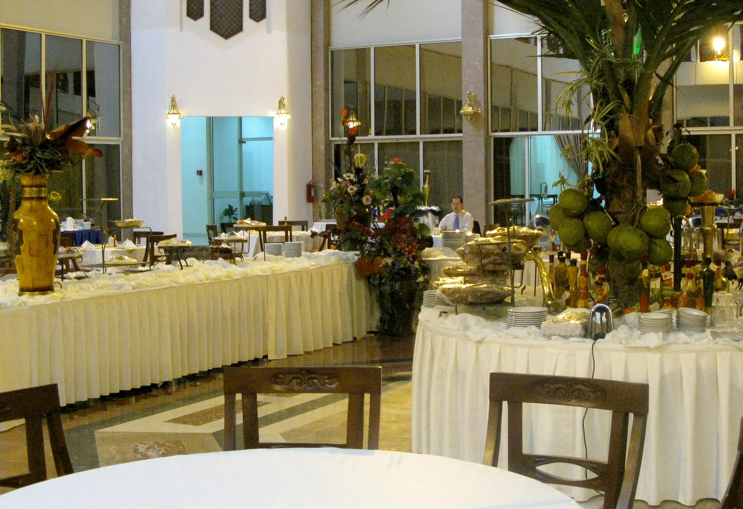 The Crappest Business Hotel in Saudi: The Meridien Medina