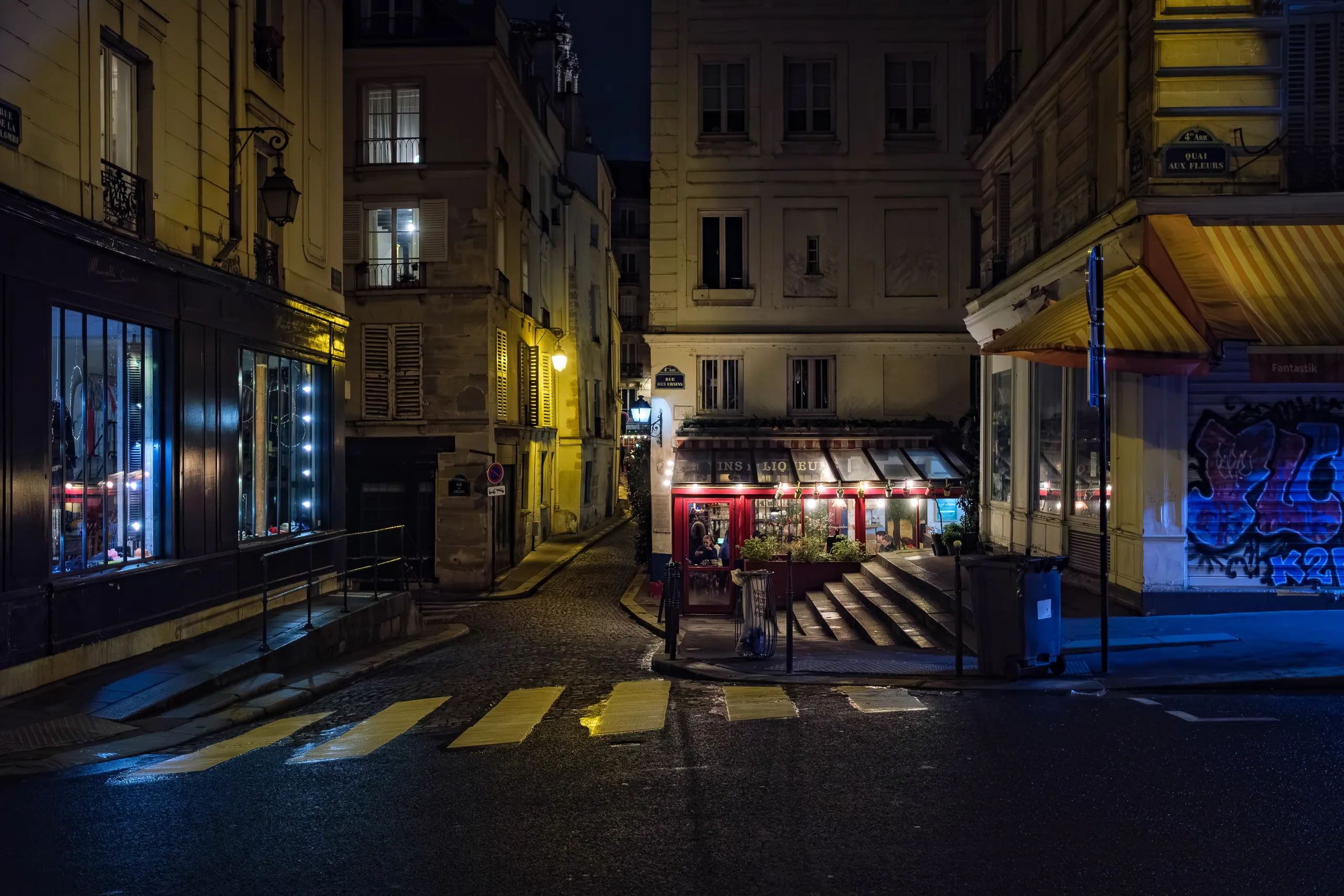 Les Deux Colombes, Ile de la Cite