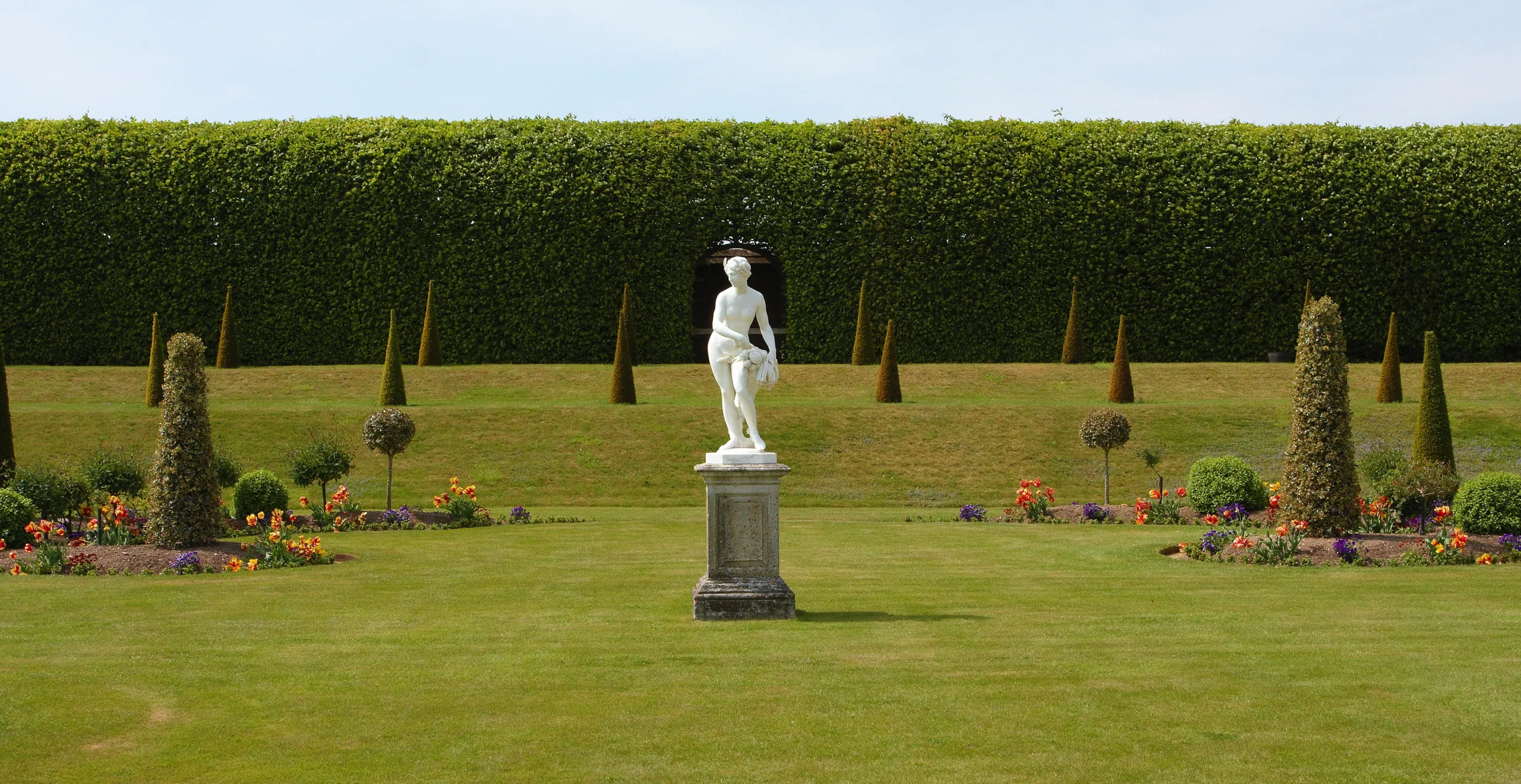 Statue, Privy Gardens