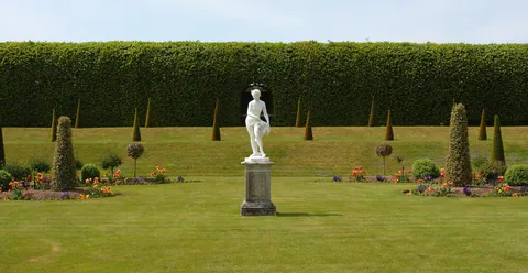 Statue, Privy Gardens