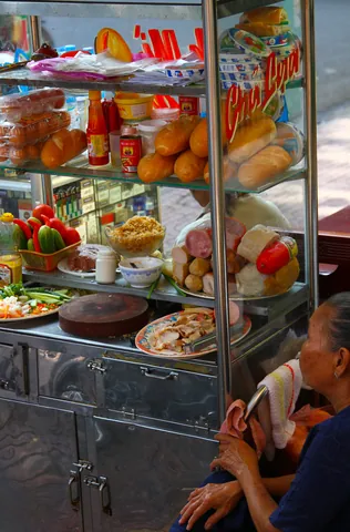 Banh mi cart, Pham Ngu Lao