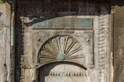 Wall detail, near Suleymaniye Camii