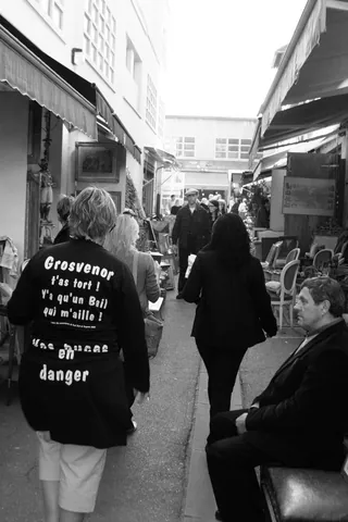 Marché aux Puces - Protest Shirt
