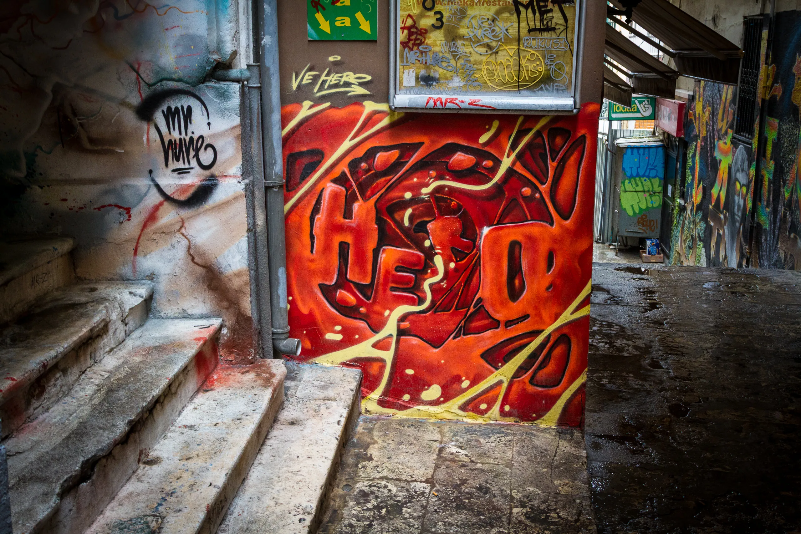 Ve Hero Street Art, Istiklal Caddesi